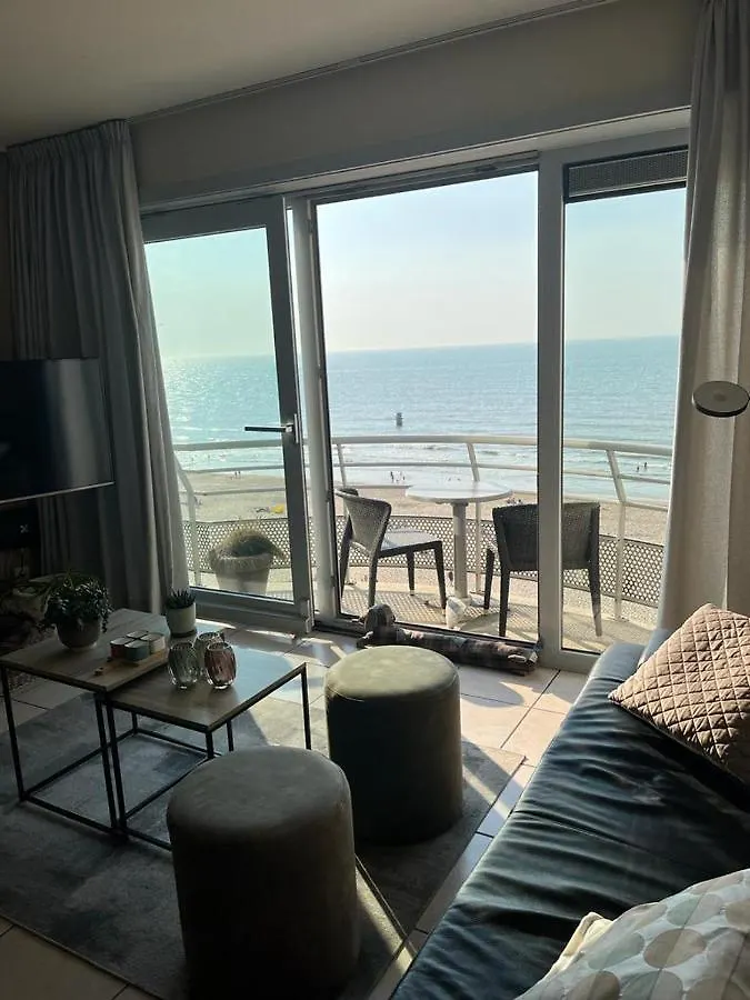 Appartement Met Zeezicht, Zwembad & Garage Oostende