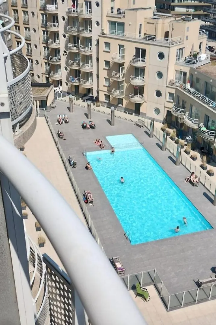 Appartement Met Zeezicht, Zwembad & Garage Ostend Apartment